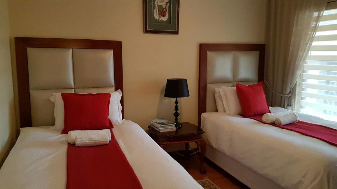 Lily White Guest House Centurion Ngoại thất bức ảnh