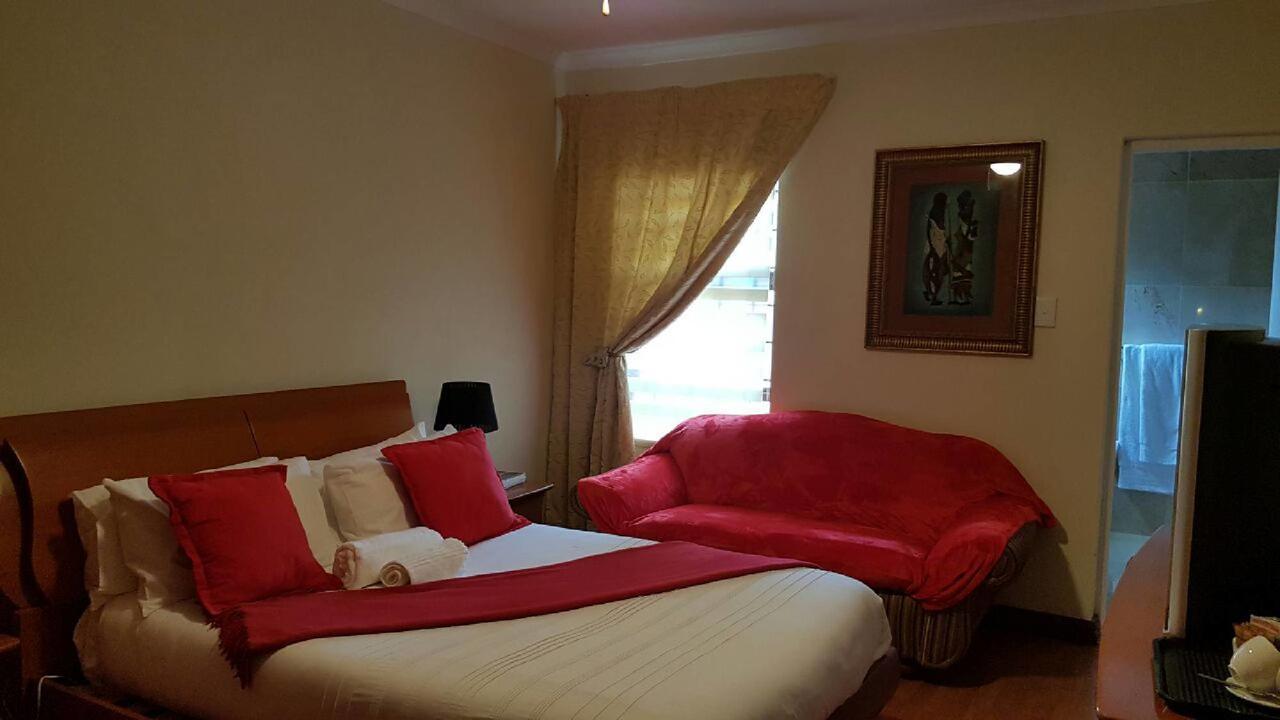 Lily White Guest House Centurion Ngoại thất bức ảnh