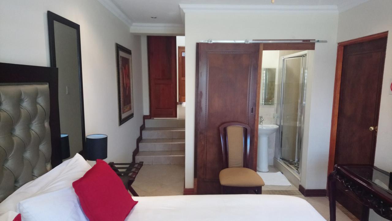 Lily White Guest House Centurion Ngoại thất bức ảnh