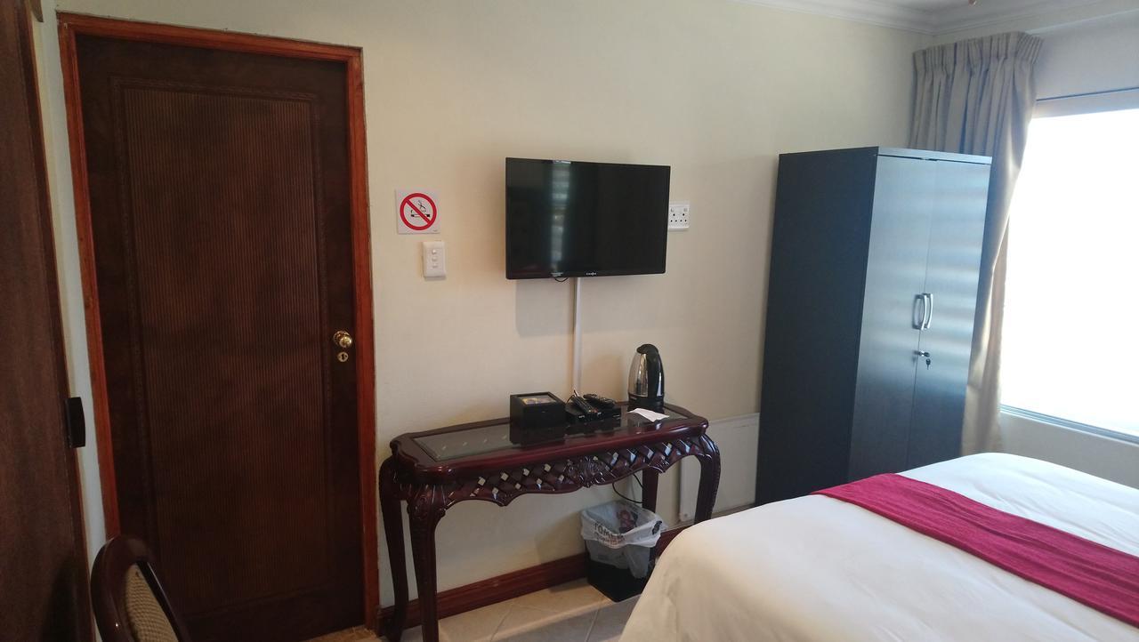 Lily White Guest House Centurion Ngoại thất bức ảnh